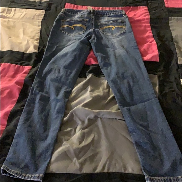 Clothes - Picture 3 of 3